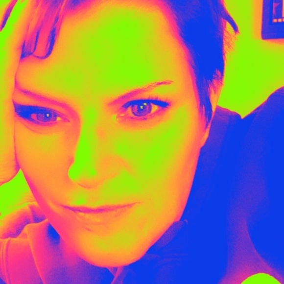 Meet your Posher, Christina - Picture 1 of 1